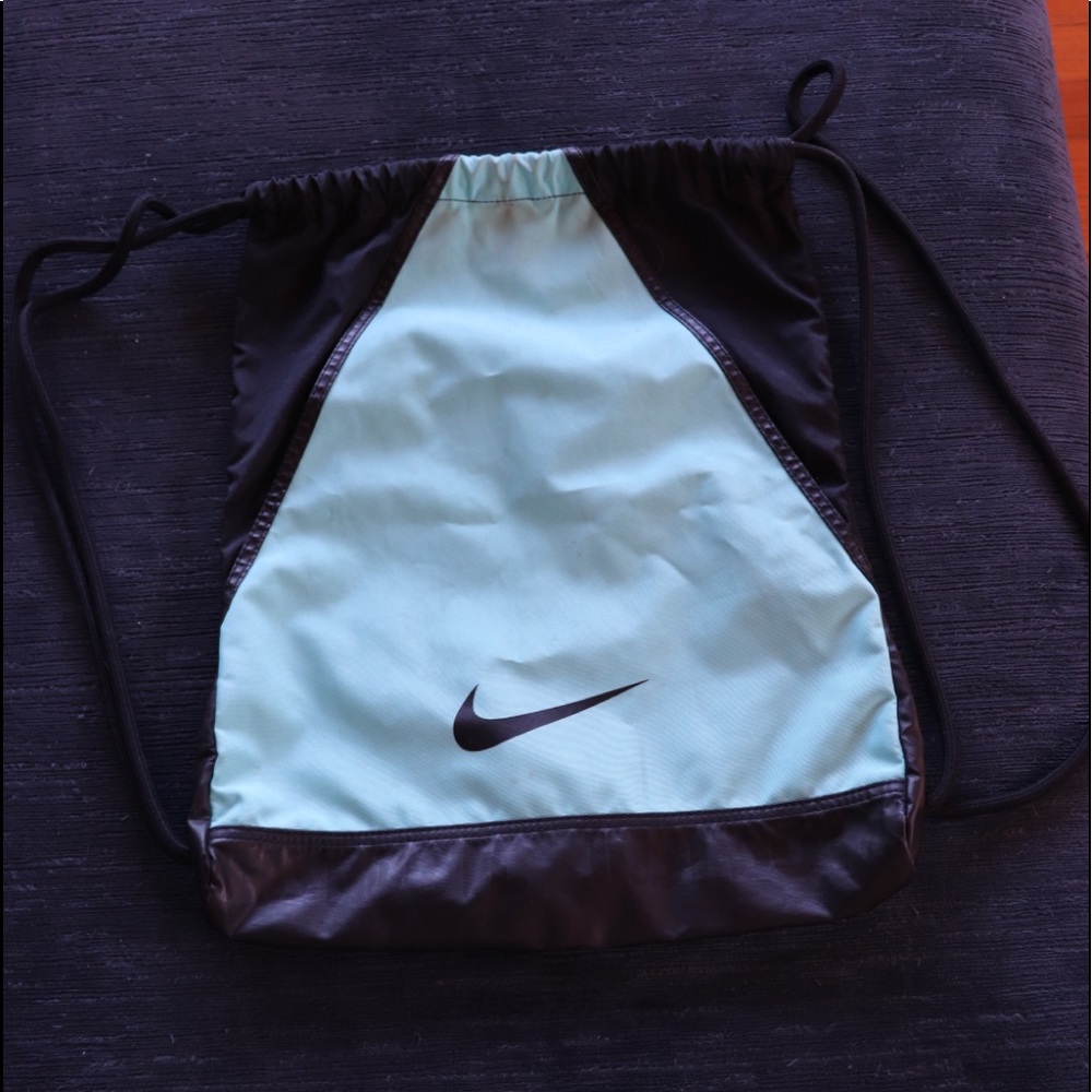 Nike drawstring bag